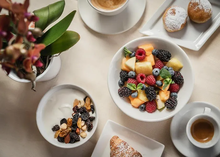 Отель Schloss & 4*