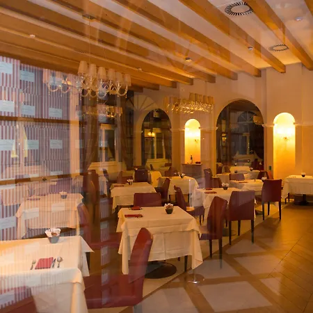 Schloss & מלון 4*